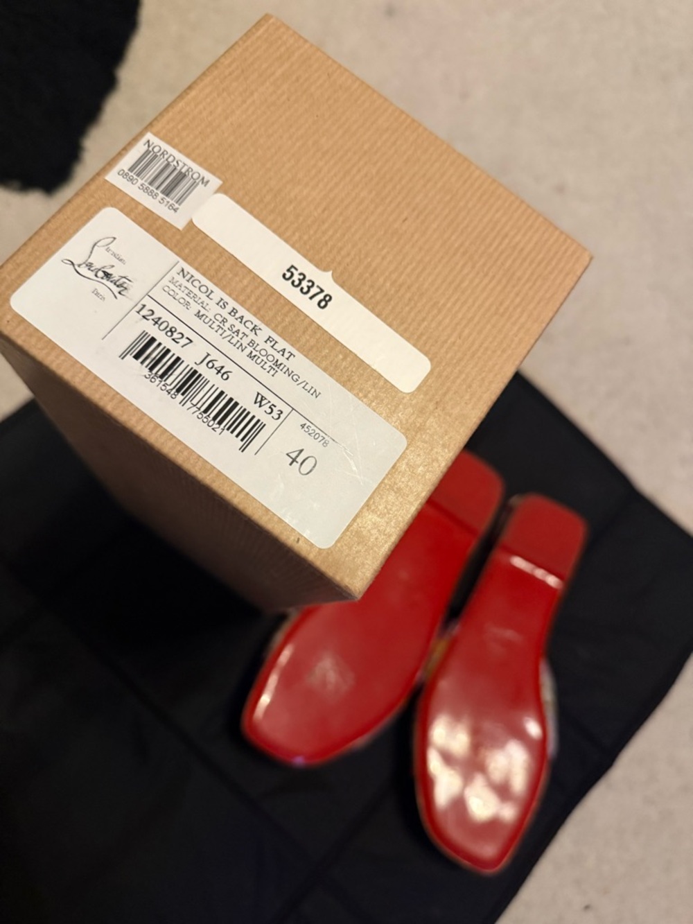 Christian Louboutin - Picture 5 of 6